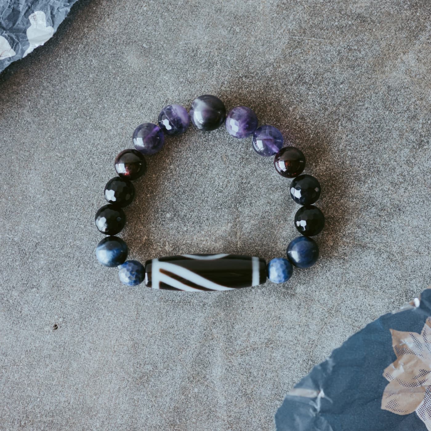 Amethyst and black agate dzi bracelet